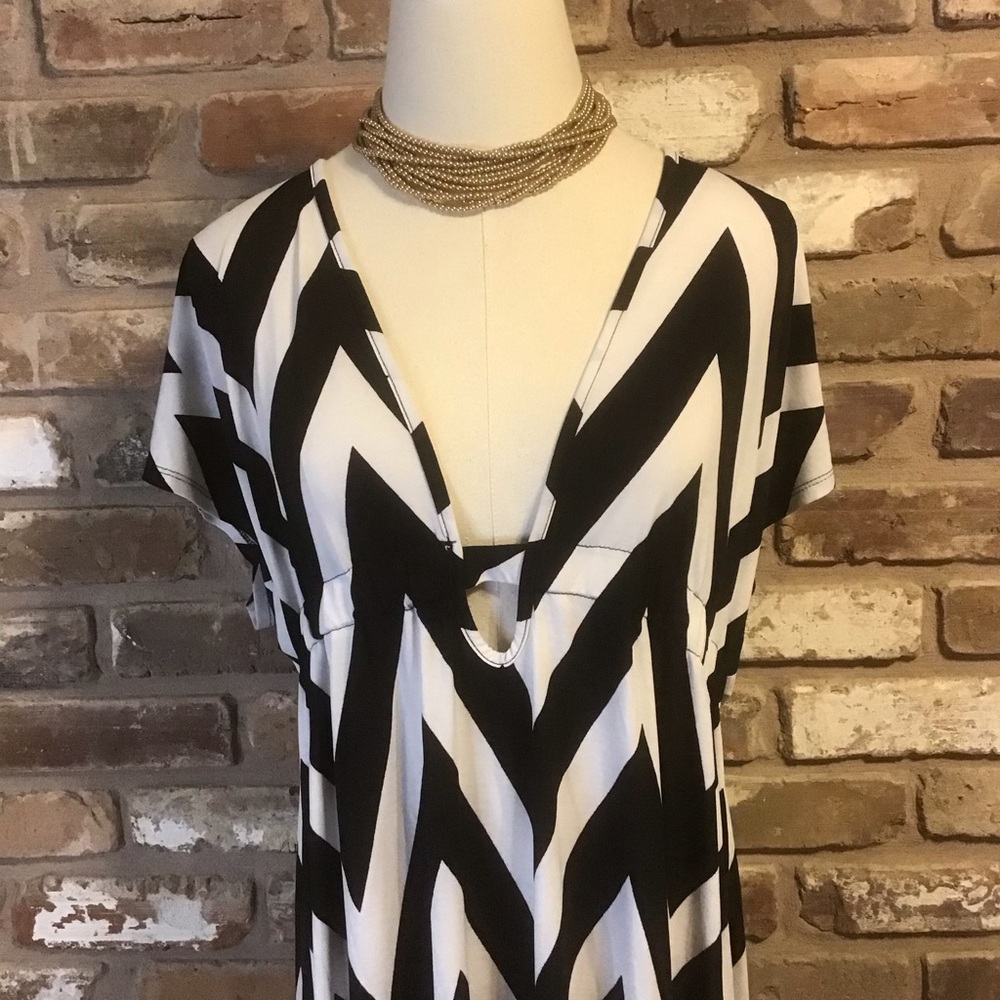 SWIMSUITS FOR ALL Women's Black & White Chevron Plunge V Maxi Swim Coverup 14/16 - Picture 5 of 7